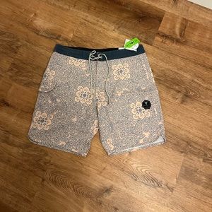 M’s Vissla Swim Suit